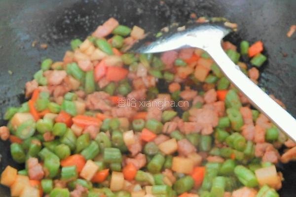 红烧肉焖饭的做法图解5