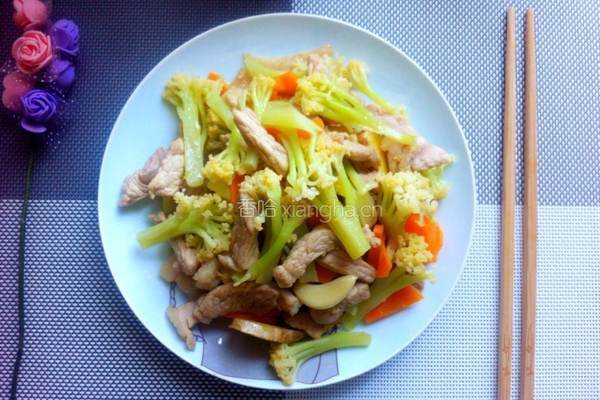 猪肉炒花菜胡萝卜的做法图解11
