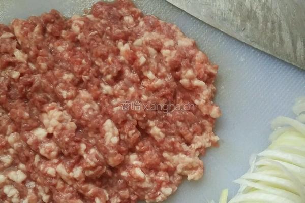 羊肉饺子的做法图解1