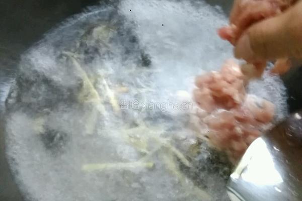 鸡菇瘦肉汤的做法图解6