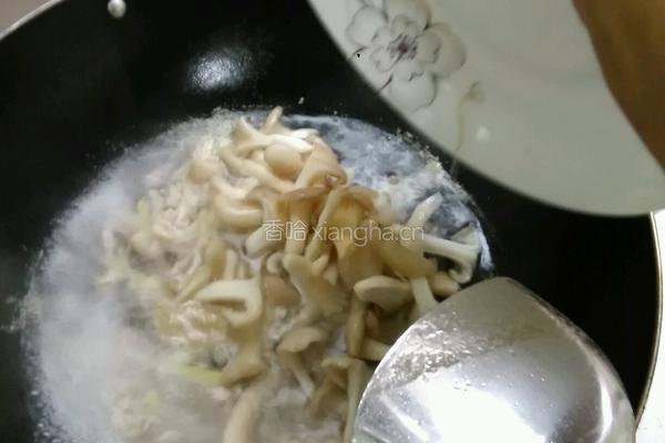 鸡菇瘦肉汤的做法图解7