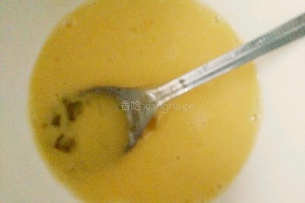 香菇鸡蛋胡萝卜炒饭的做法图解2
