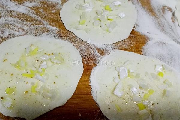 小小葱油饼的做法图解2