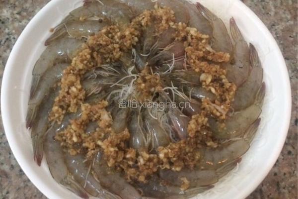 蒜蓉粉丝蒸虾的做法图解6