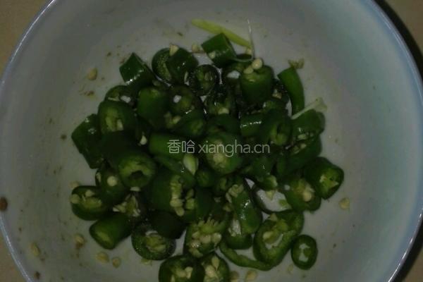 韭黄炒肉丝的做法图解3