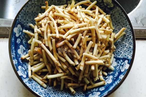 折耳根蒸全茄的做法图解2