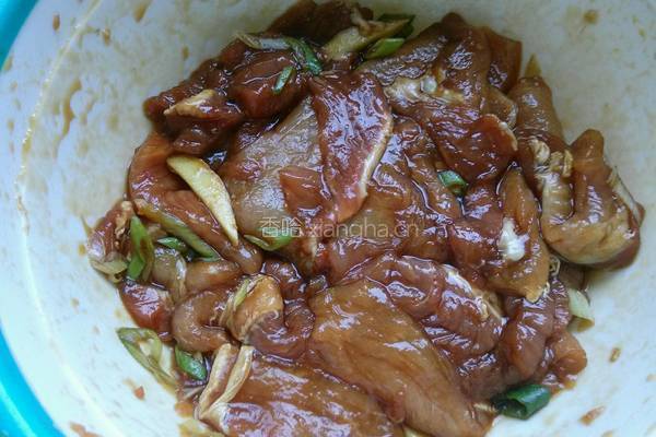 土豆糯米蒸里脊肉的做法图解2