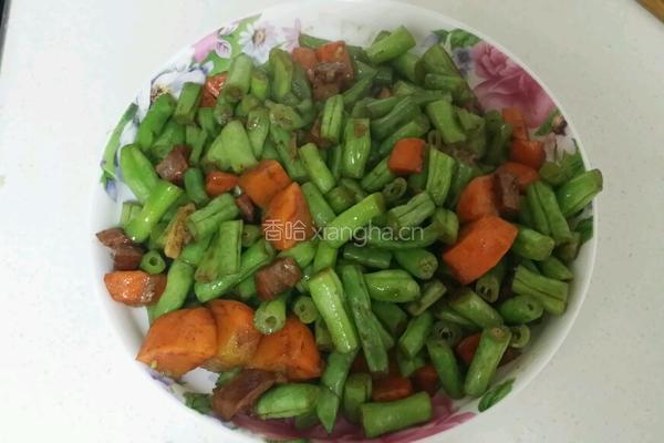 架豆王炒香肠胡萝卜的做法图解4