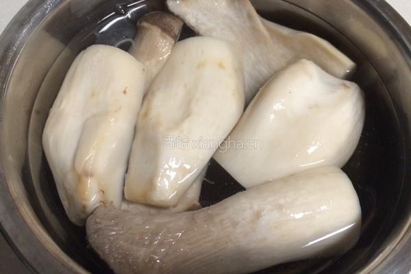 脆炸杏鲍菇的做法图解3