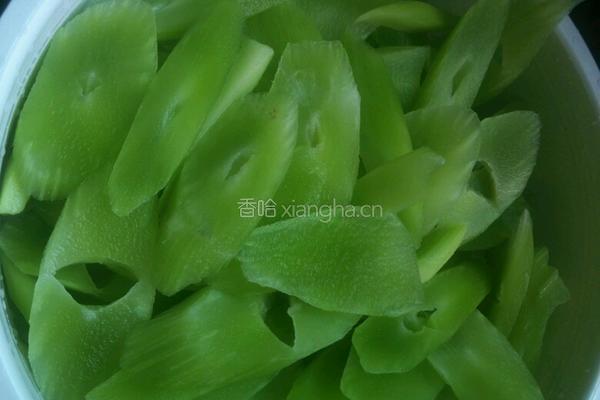 烧肉炒莴笋的做法图解2