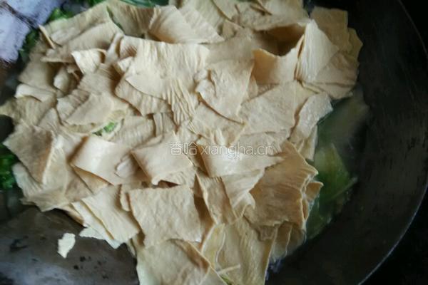 腐皮煮白菜的做法图解6
