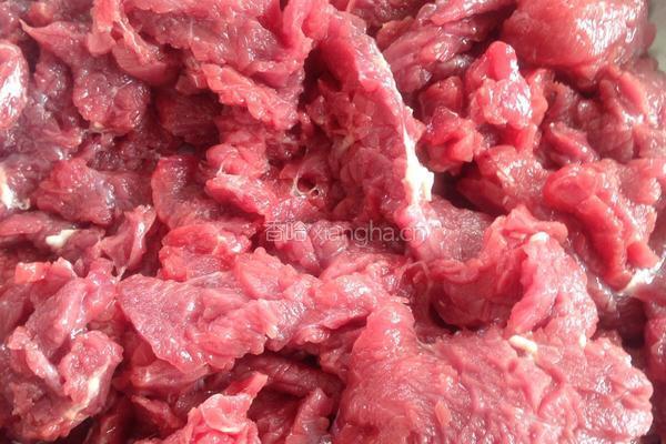 阿胶炖牛肉的做法图解1