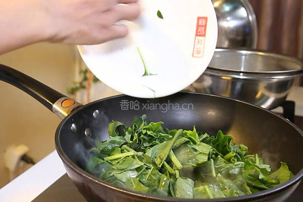 菠菜炒鸡蛋的做法图解5