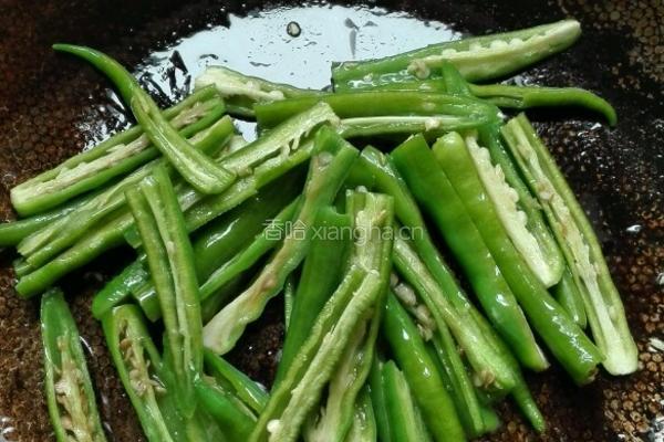 胡萝卜青椒炒土豆的做法图解6
