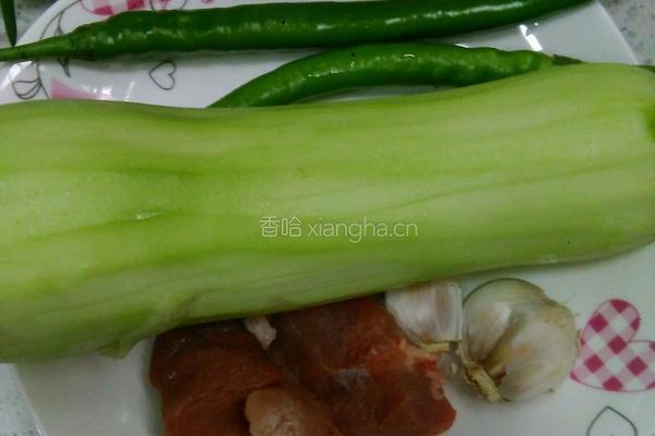 瓢瓜炒瘦肉的做法图解1