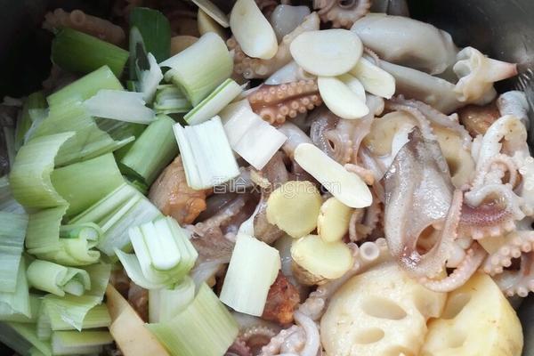 红烧肉八爪鱼炖莲藕的做法图解7