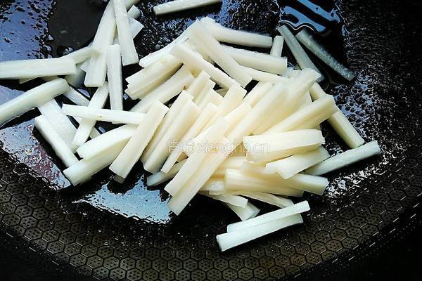 藕丝炒肉段的做法图解9