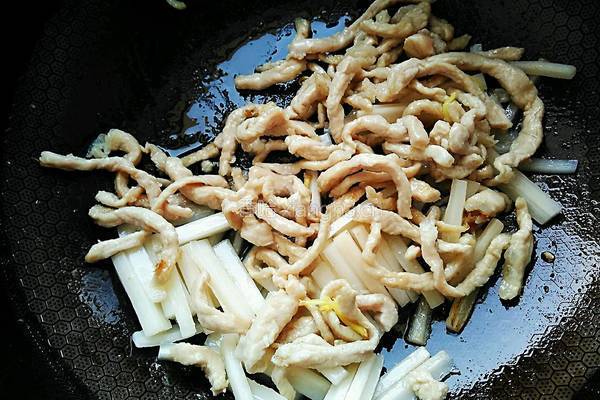 藕丝炒肉段的做法图解11