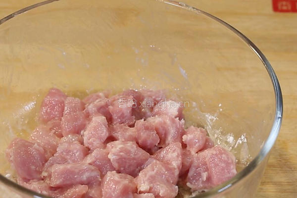鲍菇炒肉丁的做法图解4