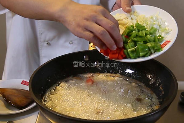 鲍菇炒肉丁的做法图解6