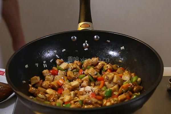 鲍菇炒肉丁的做法图解8
