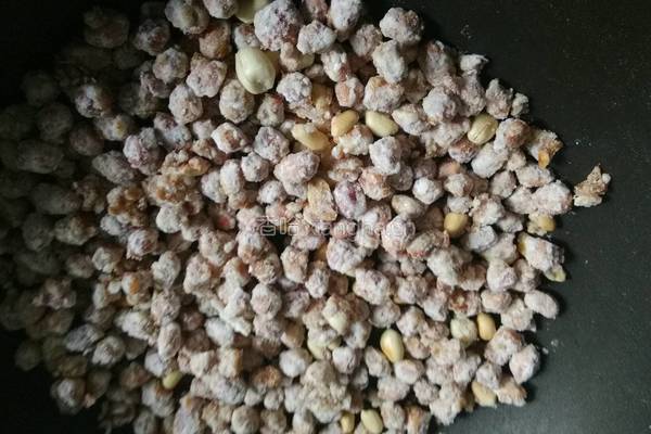 挂霜花生的做法图解5