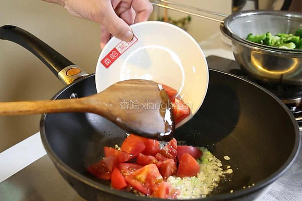番茄炒西兰花的做法图解5