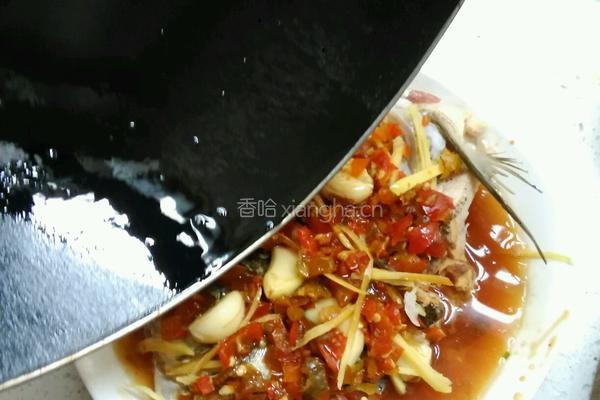 剁椒鱼头的做法图解11
