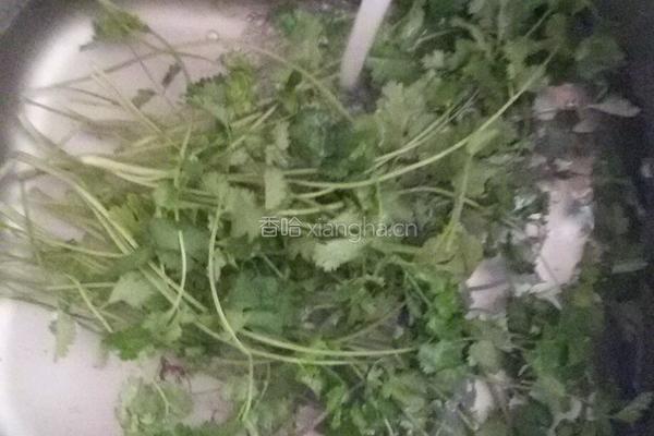 香菜粉皮炒肉丝的做法图解1