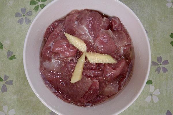 肉片炒杏鲍菇的做法图解1