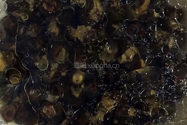 麻辣田螺的做法图解1