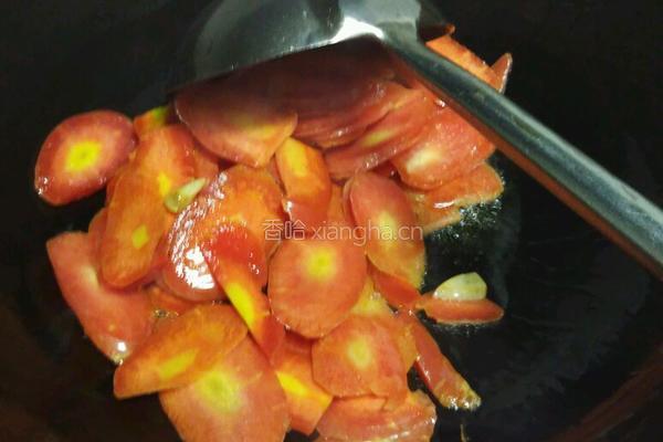红萝卜炒豆干的做法图解7