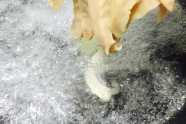 猪腰菠菜汤的做法图解8