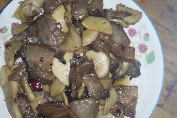 杏鲍菇炒腊肉的做法图解3