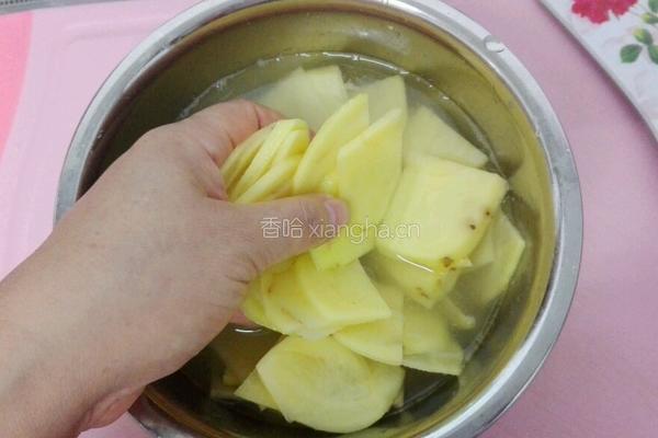 剁椒土豆片的做法图解2