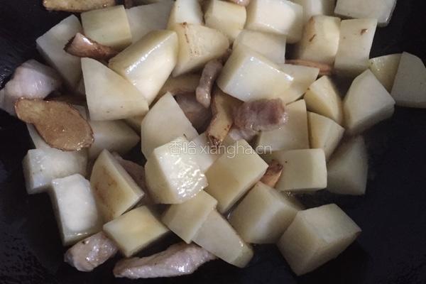 土豆烧肉的做法图解3
