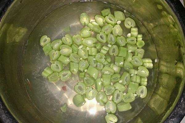 薯米云吞牛肝菌红薯面(虾仁)的做法图解2