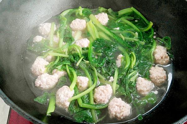 小白菜汆丸子汤的做法图解10