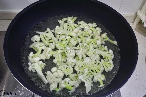 清炒花菜的做法图解2