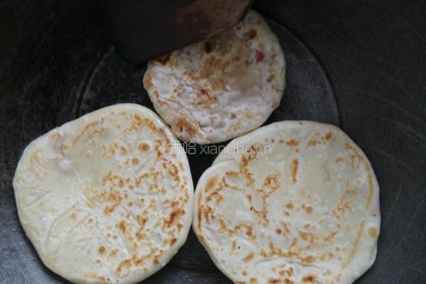 红萝卜芝麻盐馅饼的做法图解11