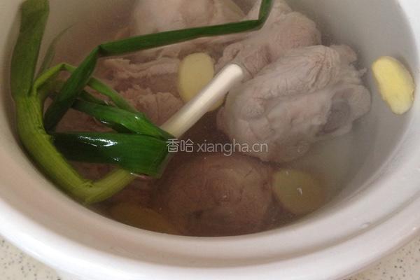 山药猪筒骨汤的做法图解4
