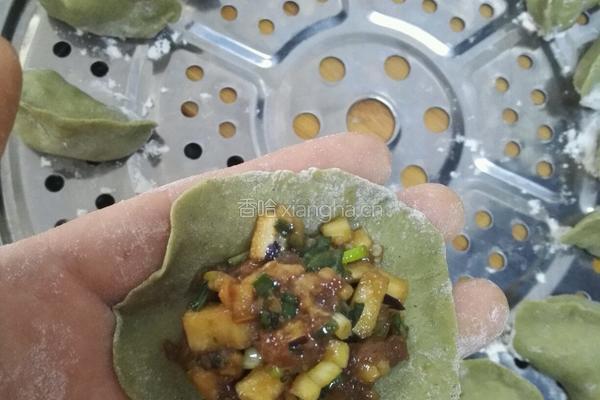 青椒灌肉的做法图解1