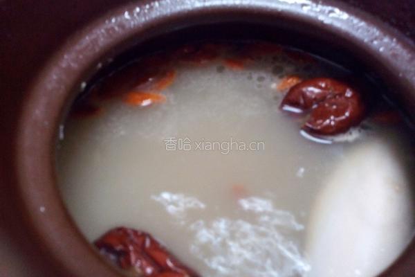 蚝豉墨鱼猪骨汤的做法图解3
