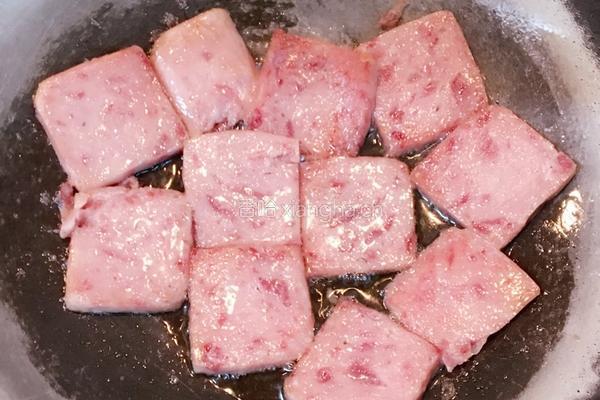 罐头午餐肉煎蛋的做法图解4