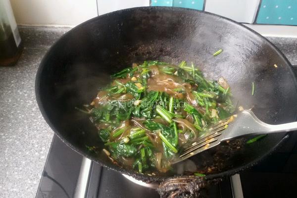 菠菜炒宽粉条的做法图解8