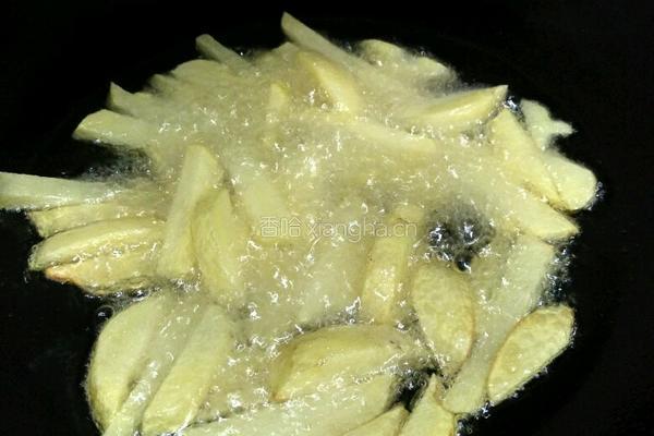 香煎土豆条的做法图解2