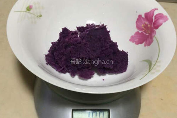 紫薯糯米椰丝饼的做法图解1