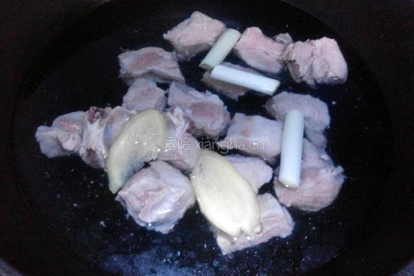 烧排骨炖土豆的做法图解3