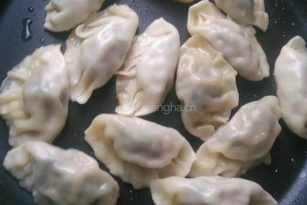 蛋液煎饺的做法图解4
