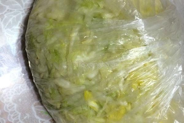教你腌渍东北酸菜的做法图解4